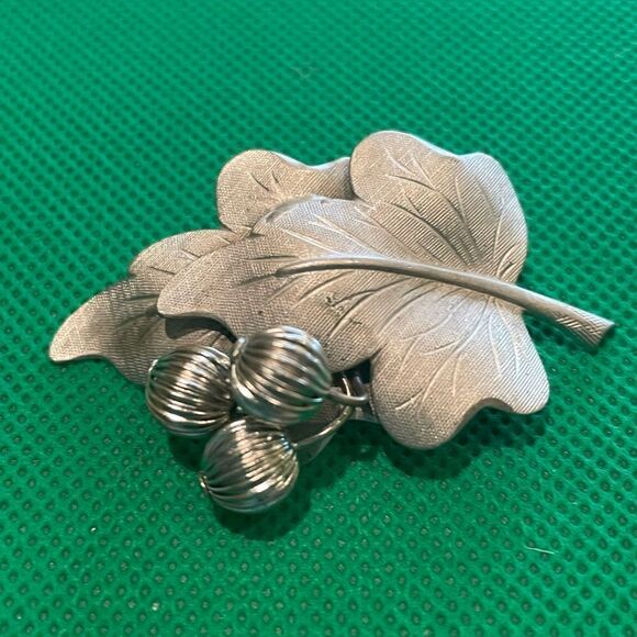 Vintage brooch  - Picture 1 of 4